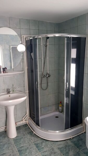 Floroaica, jud. Calarasi, 90 km fata de Bucuresti si 20 km fata de Calarasi